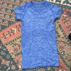 Lululemon workout t-shirt